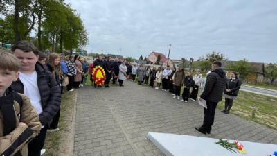 image_8r_7d6KDf_O.jpg